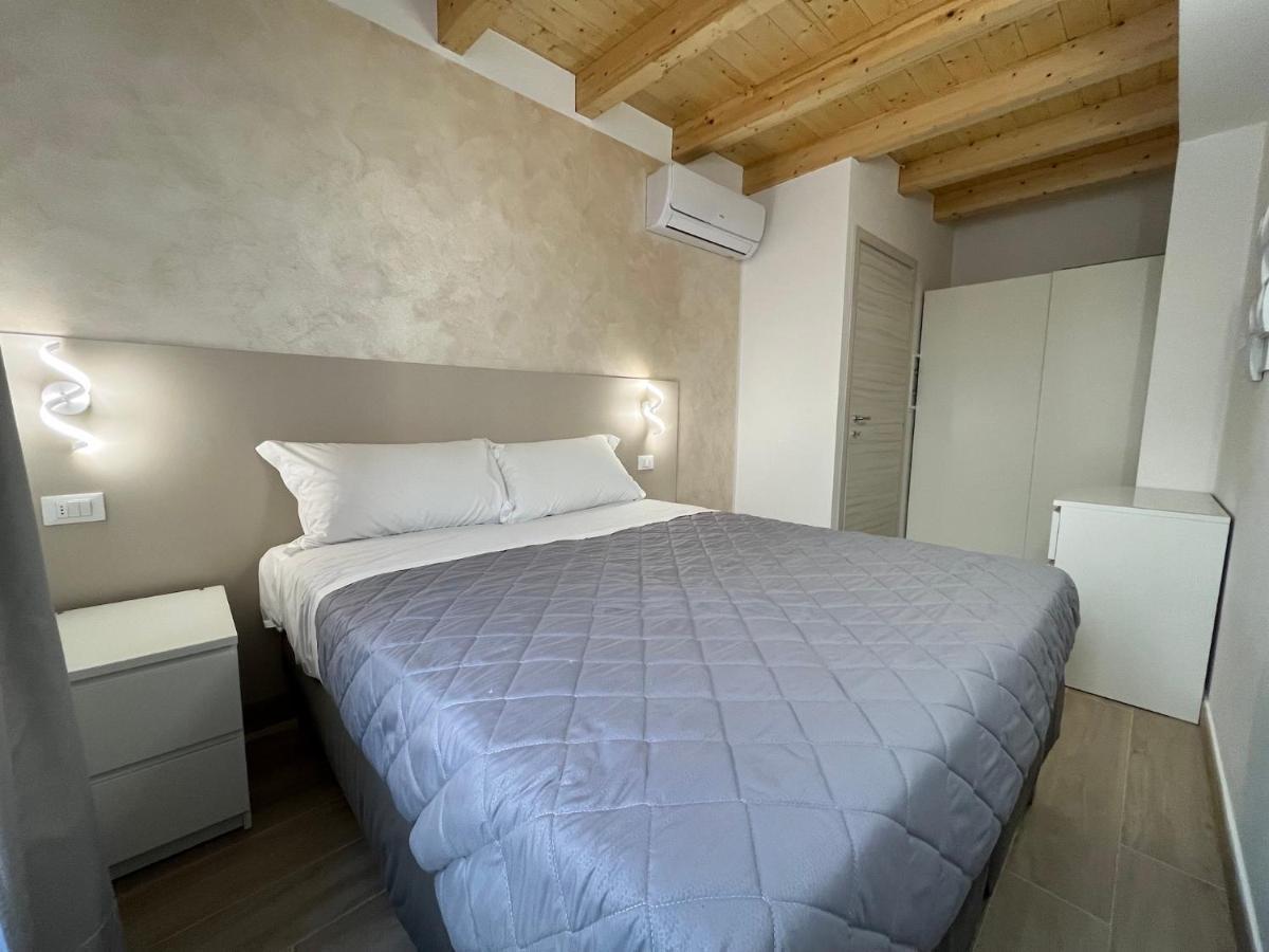 Anfite Apartments Santa Maria Desenzano del Garda Bagian luar foto