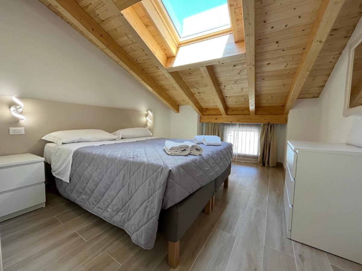Anfite Apartments Santa Maria Desenzano del Garda Bagian luar foto
