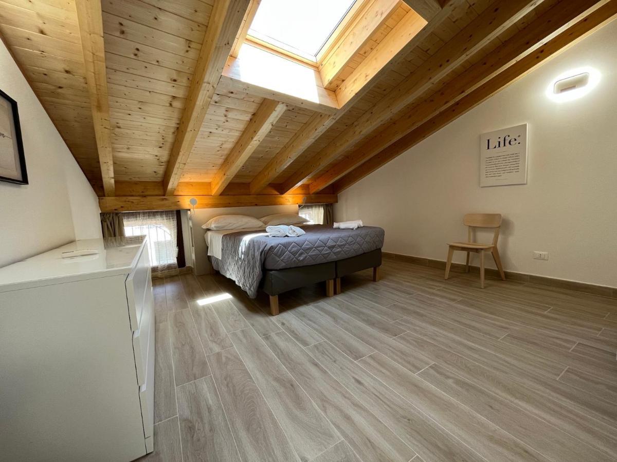 Anfite Apartments Santa Maria Desenzano del Garda Bagian luar foto