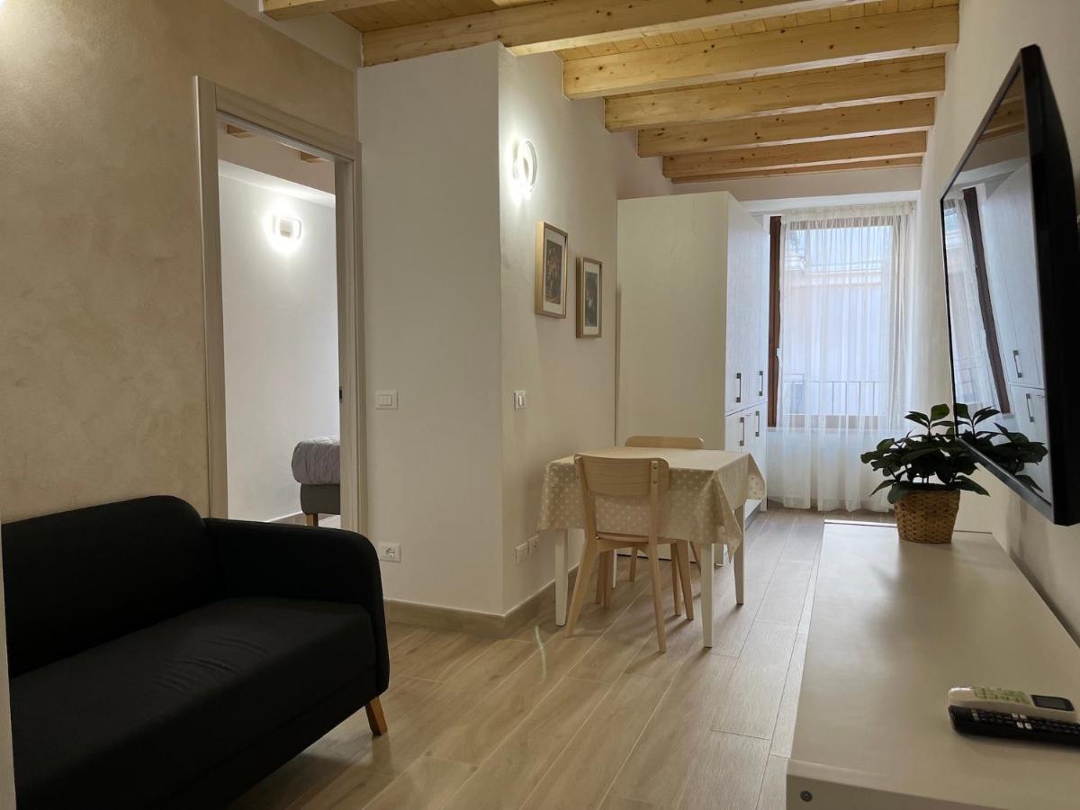Anfite Apartments Santa Maria Desenzano del Garda Bagian luar foto