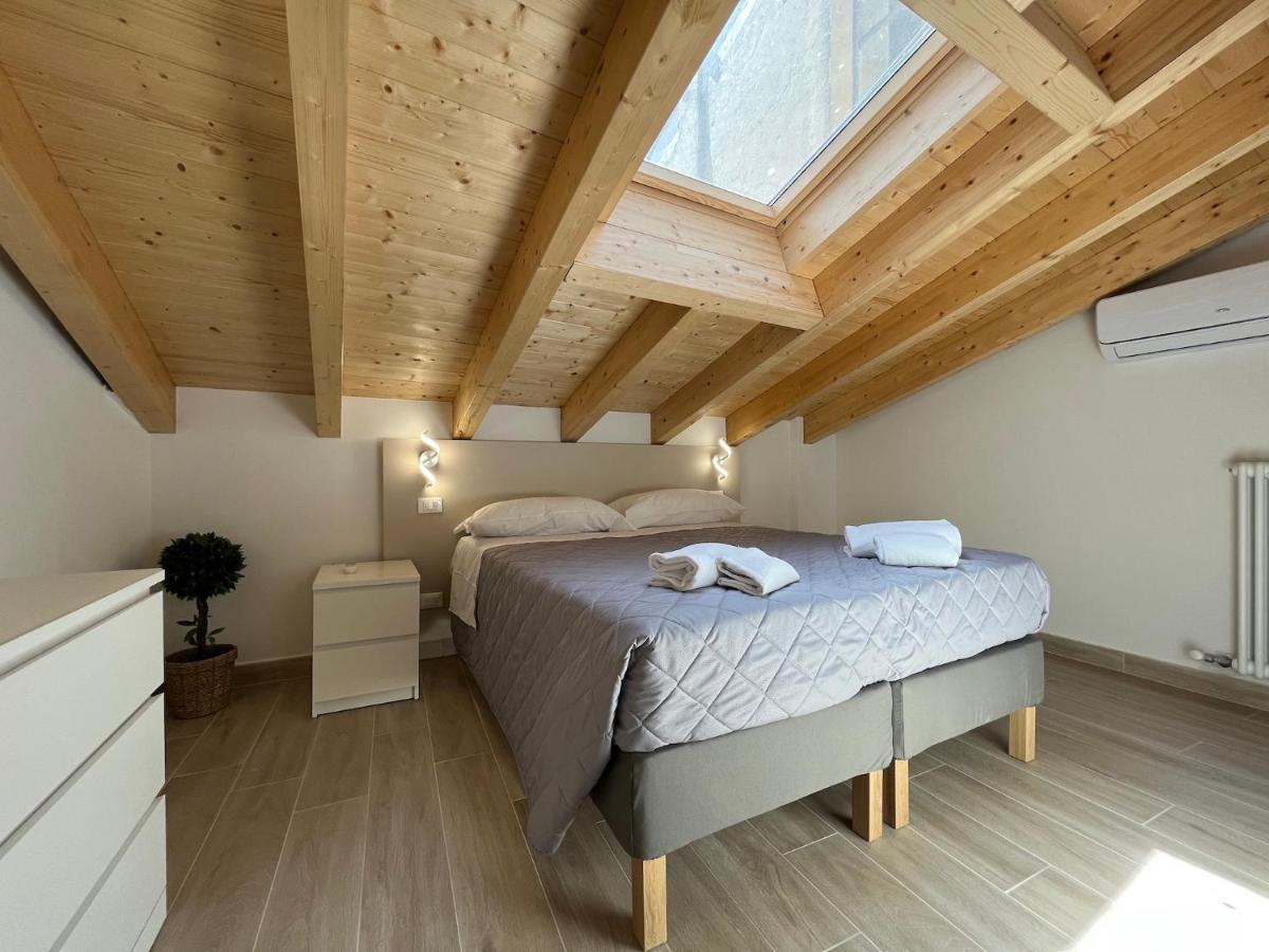 Anfite Apartments Santa Maria Desenzano del Garda Bagian luar foto