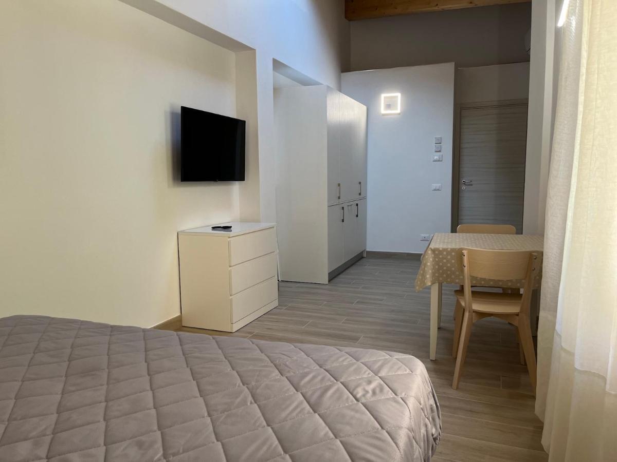 Anfite Apartments Santa Maria Desenzano del Garda Bagian luar foto