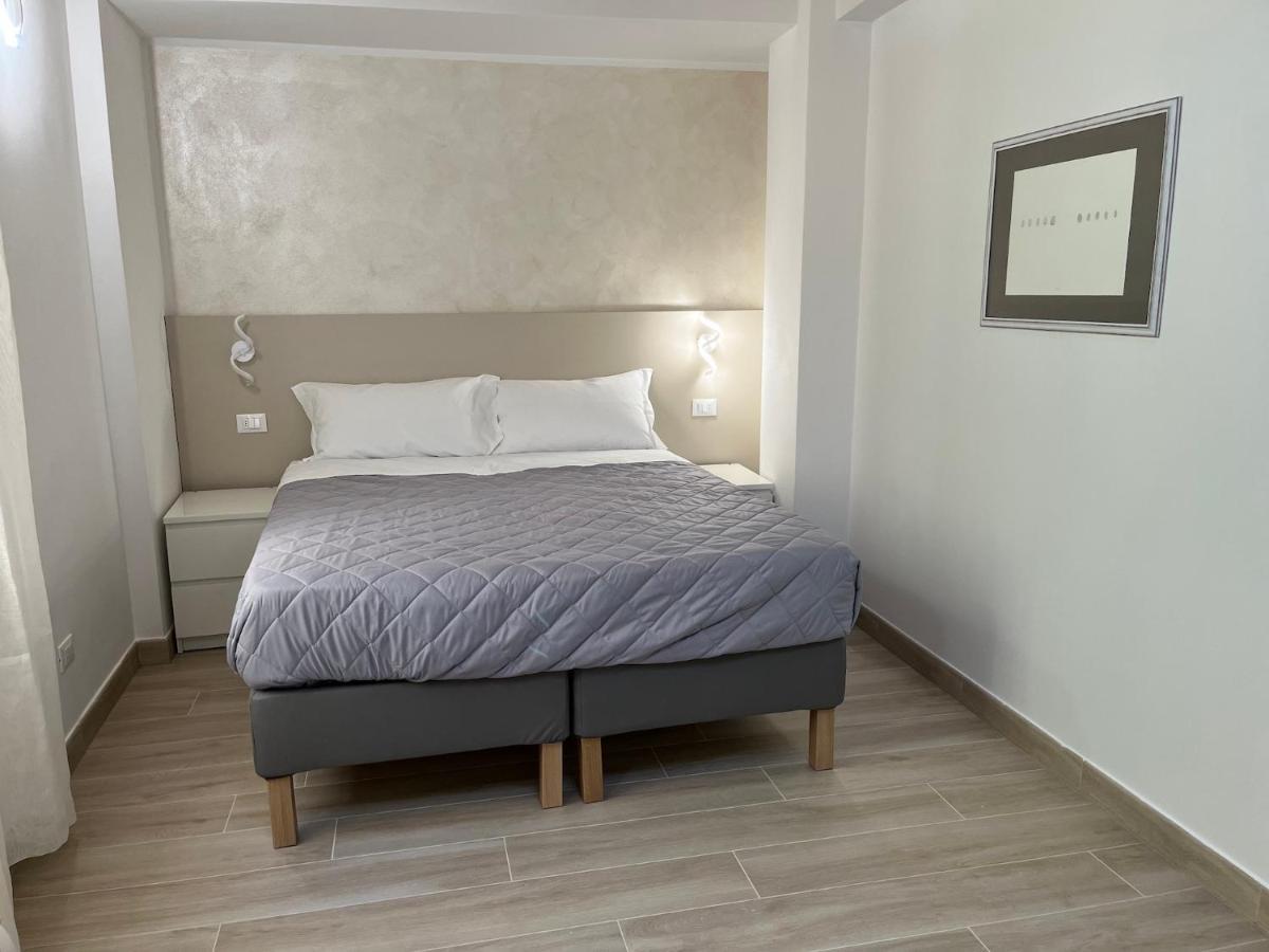 Anfite Apartments Santa Maria Desenzano del Garda Bagian luar foto